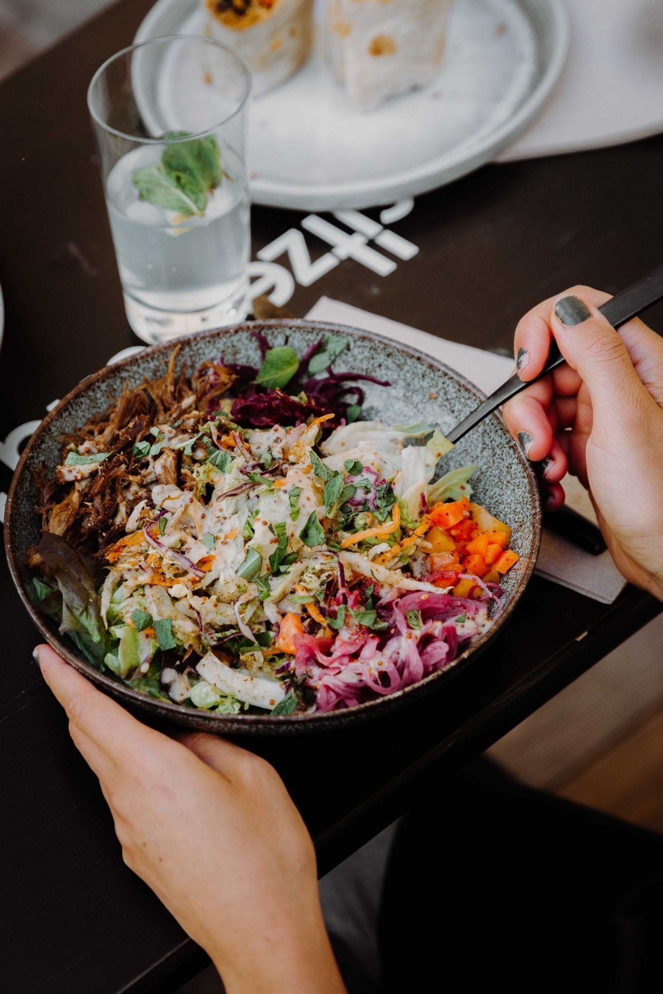 Mustard Man Salat Bowl - Wrapstars Catering